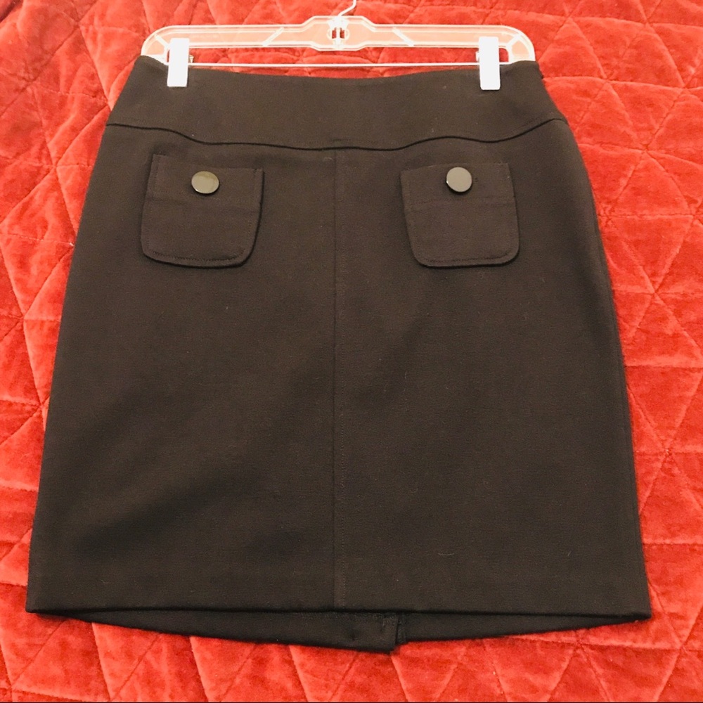 Sz 6 Black knee length skirt front button pockets